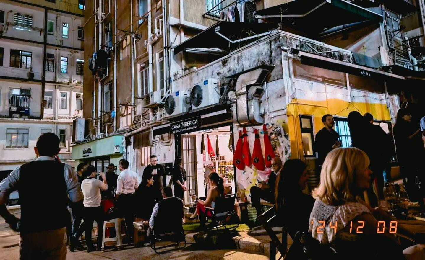 Perfect for those who want to enjoy authentic Spanish flavors at home or on the go